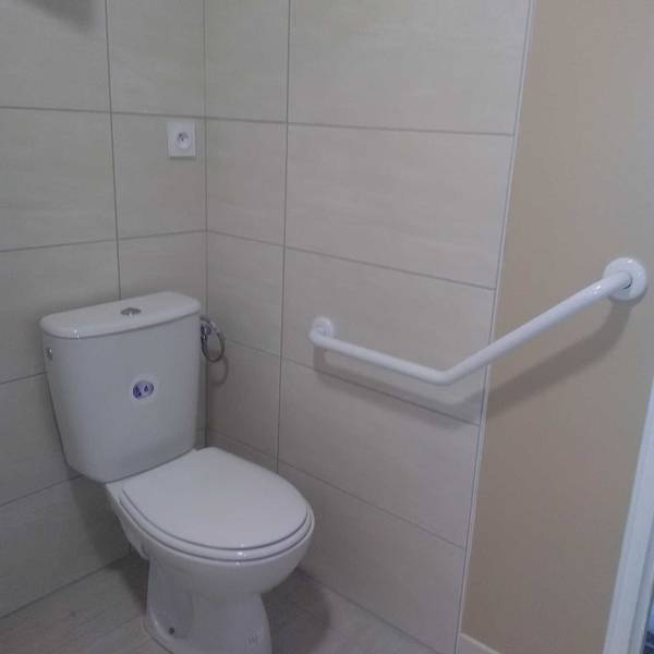 Toilettes blanches